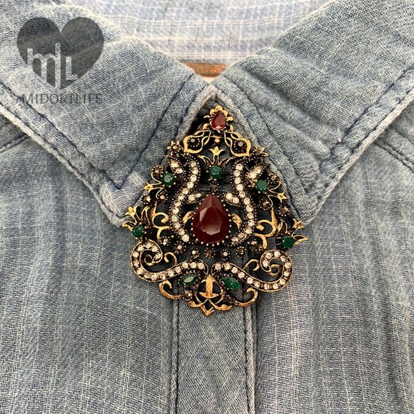 UNBRANDED Elizabethan Style Teardrop Brooch Pin - Picture 5 of 5